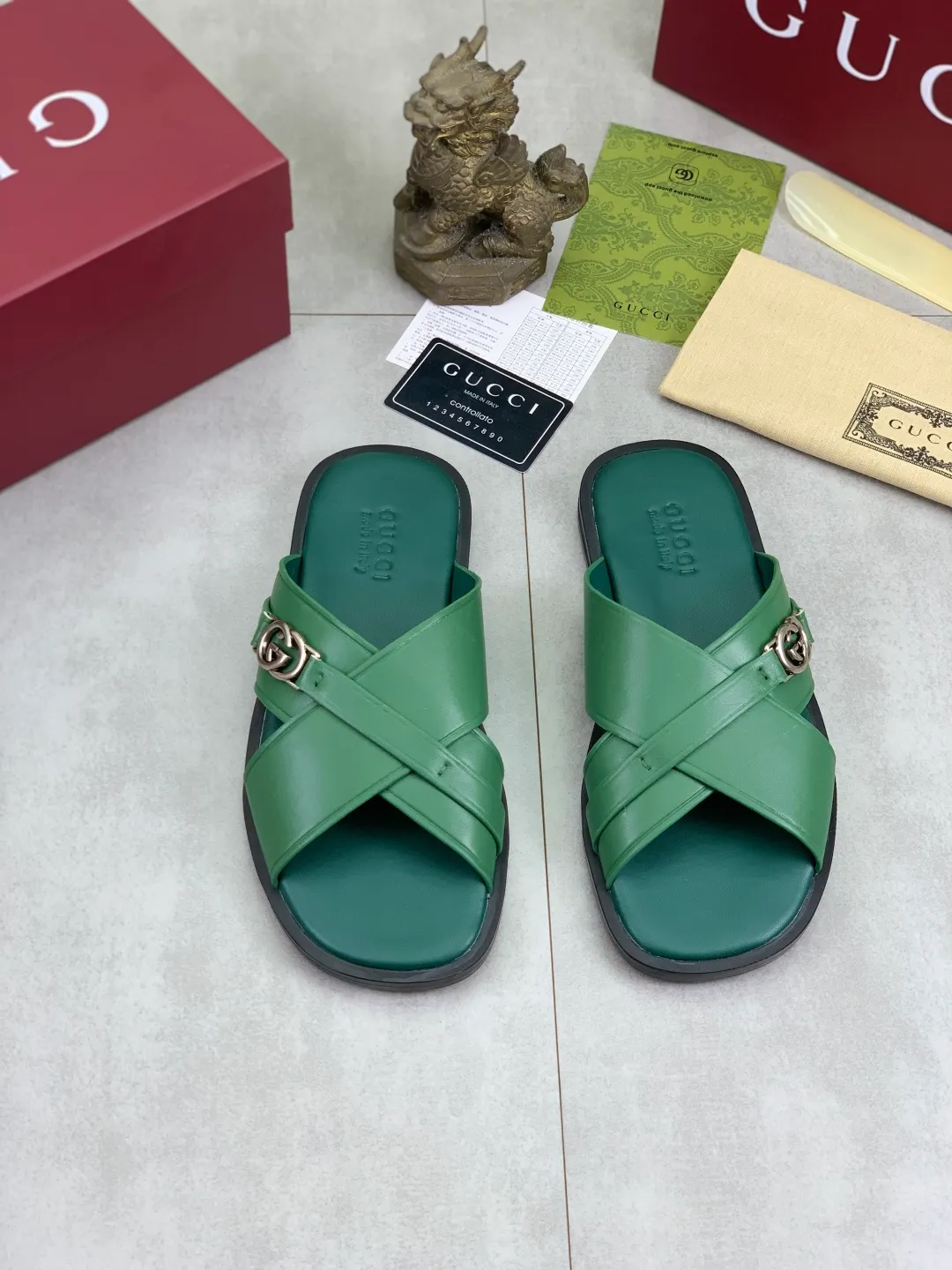 Men's shoes 💰P380💰[New model] High version 🎁🎁🎁 GUCCI New casual hot diamond slippers for the Year of the Snake, original official website, perfect workmanship, transmitting a kind of noble luxury, sublimating its definition of luxury in Gucci's high-end extraordinary craftsmanship. Original Gucci double G combination outsole, code number: 40-44 (45 customized) complete package